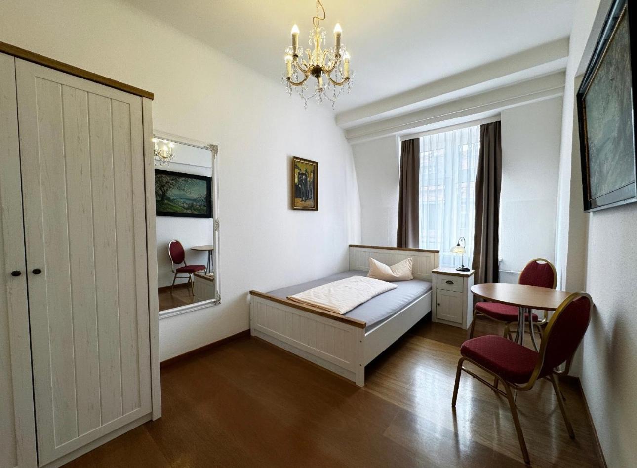 Hotel Zu Den Linden Дрезден Экстерьер фото