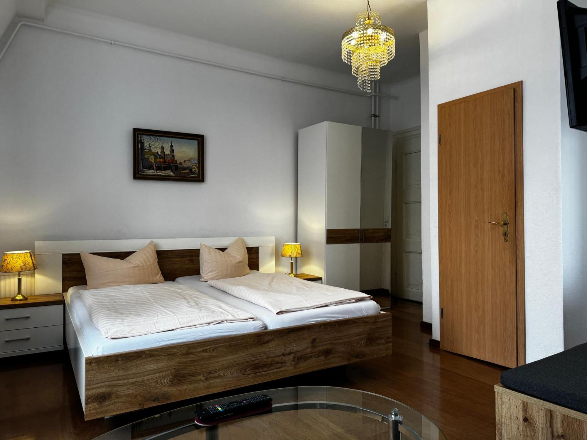 Hotel Zu Den Linden Дрезден Экстерьер фото